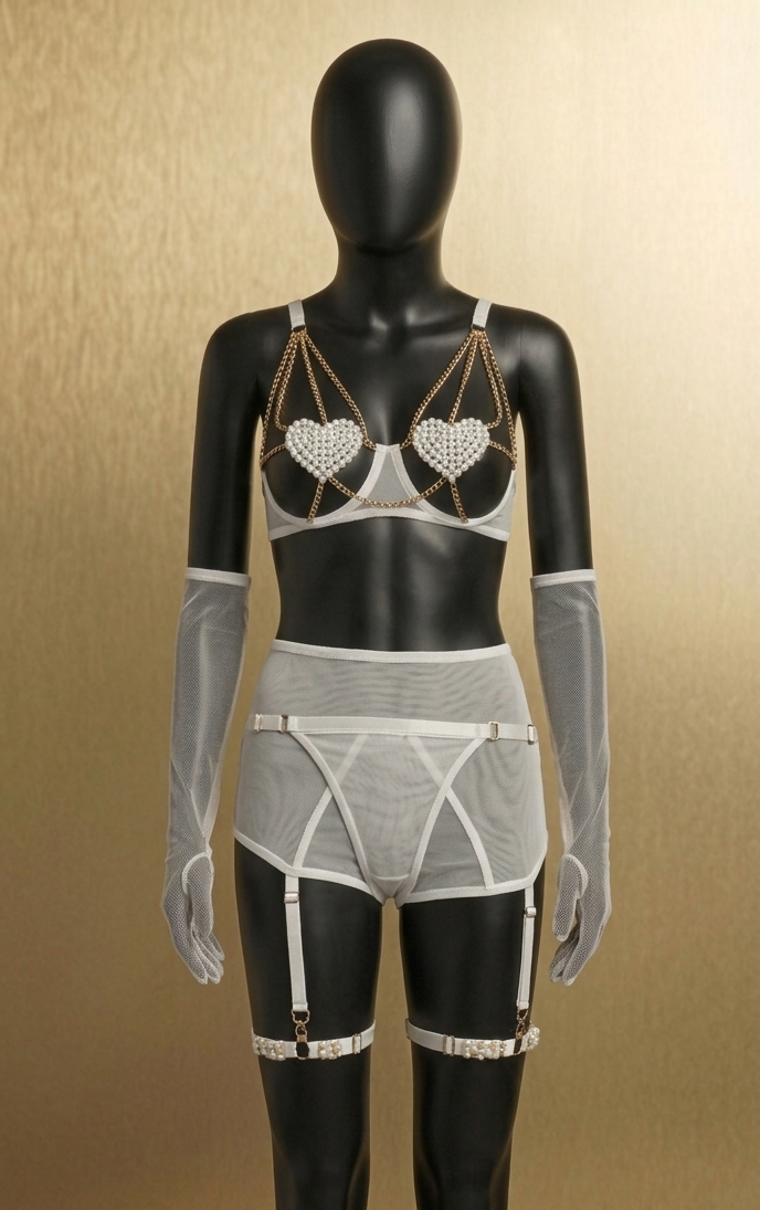 Amour Pearl Garter Lingerie Set – White