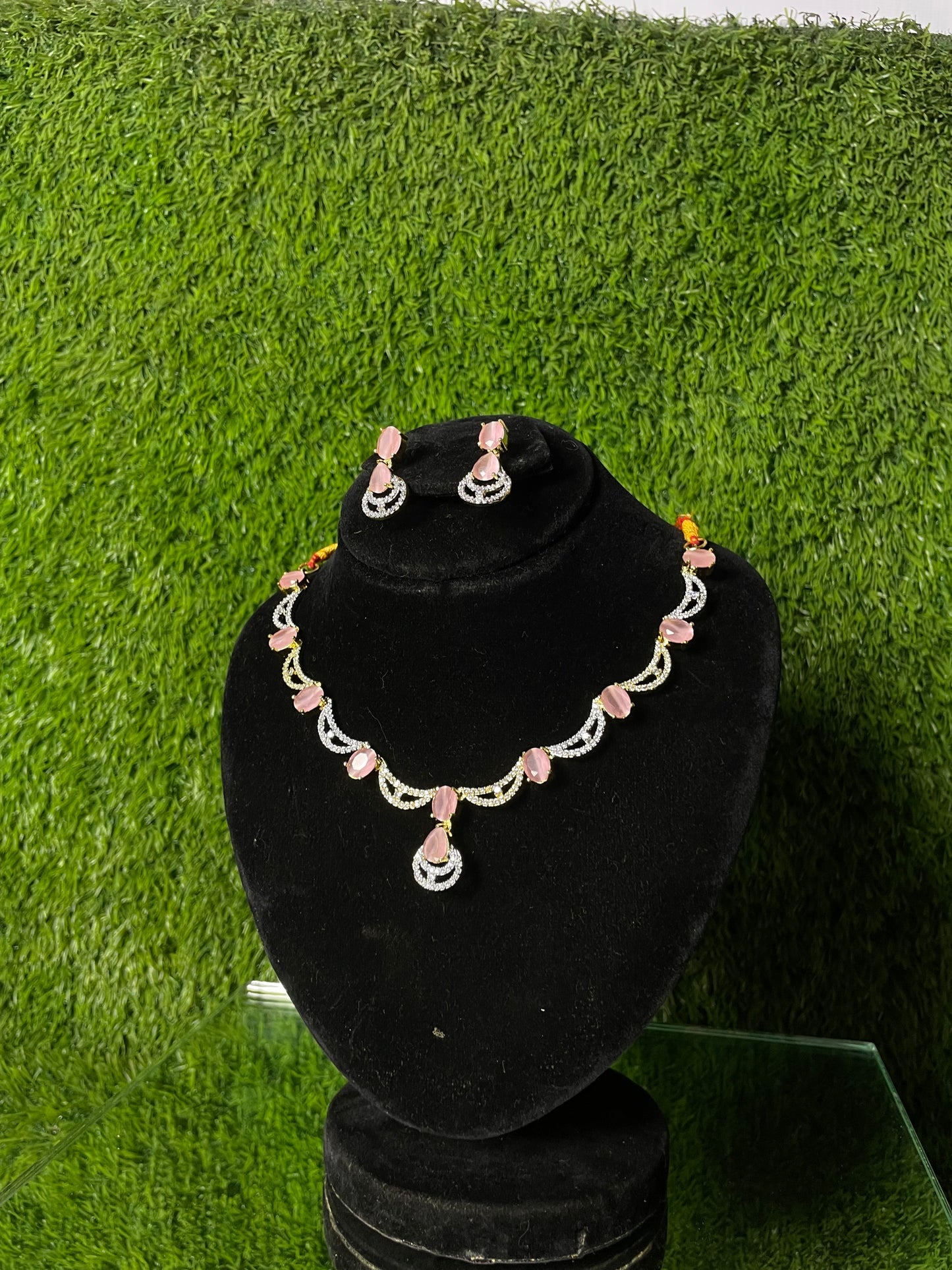 Blush Royale 1 Carat Gold Set