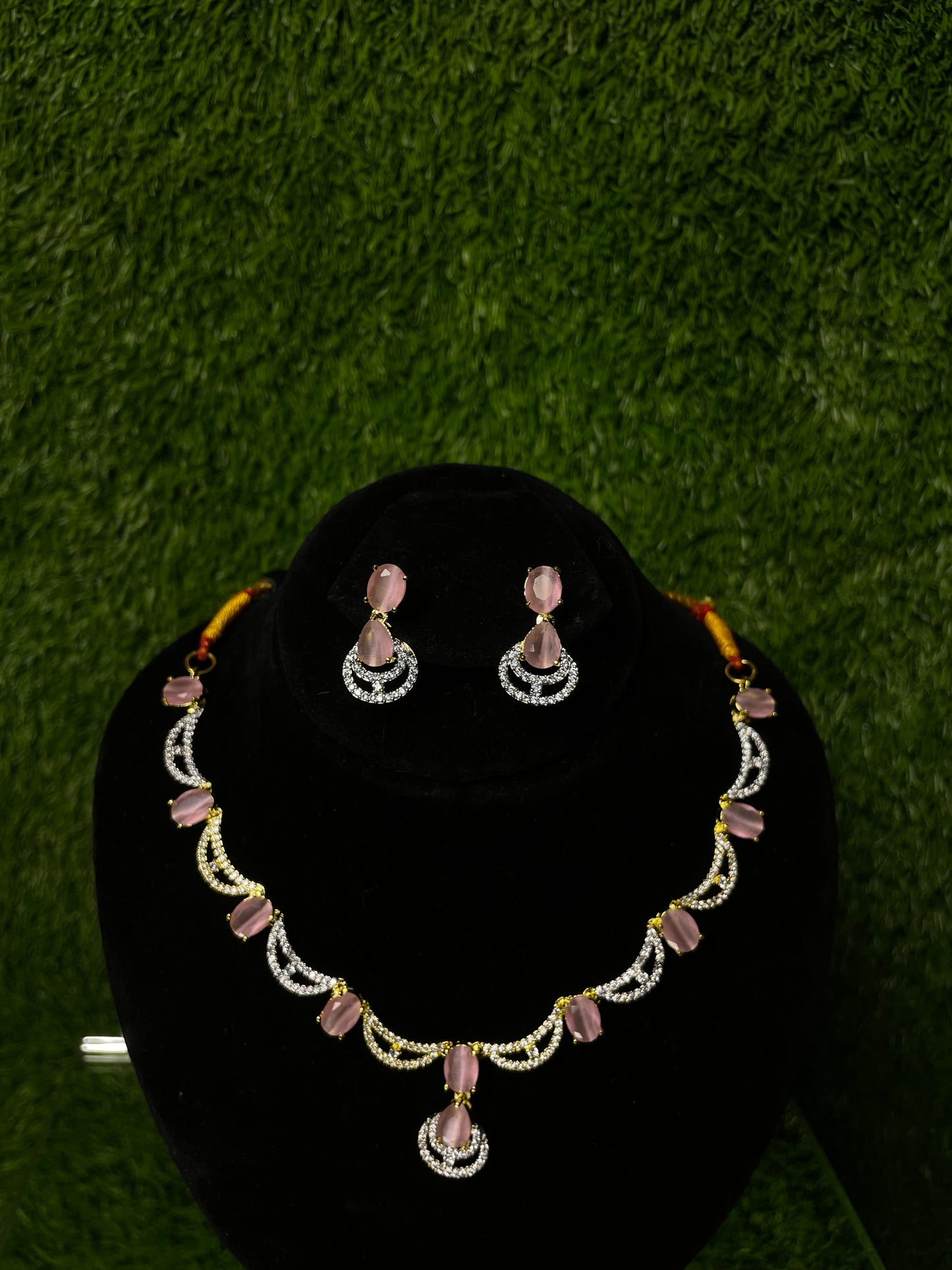 Blush Royale 1 Carat Gold Set
