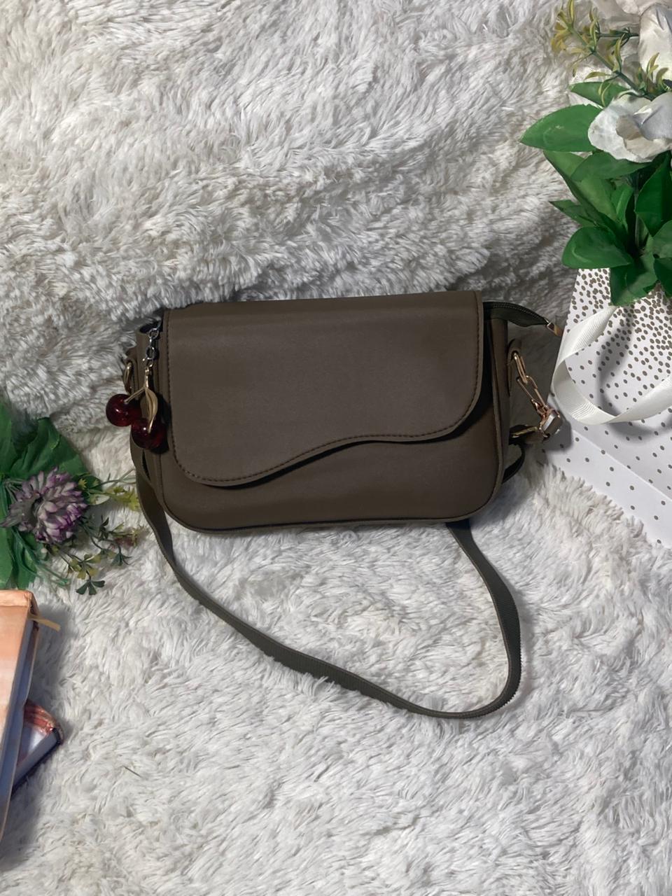 Mehllab Caramel Curve Bag (Brown)