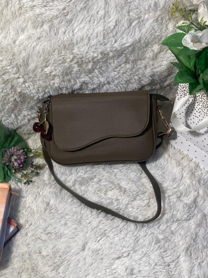 Mehllab Caramel Curve Bag (Brown)