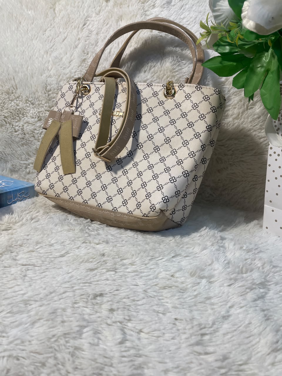 MEHLLAB Luxe Bow charm Carryall - Hand bag